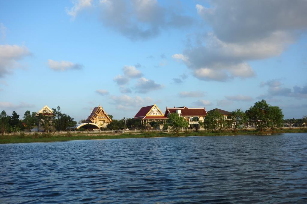 Ao Thai Resort Sathing Phra Exteriör bild