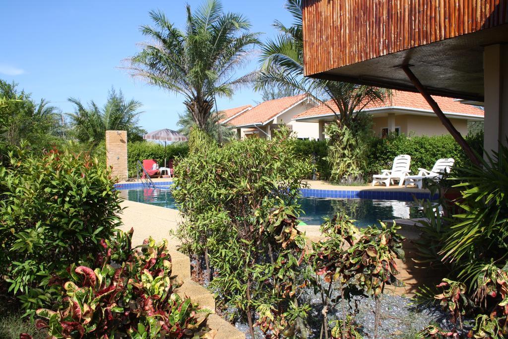 Ao Thai Resort Sathing Phra Exteriör bild